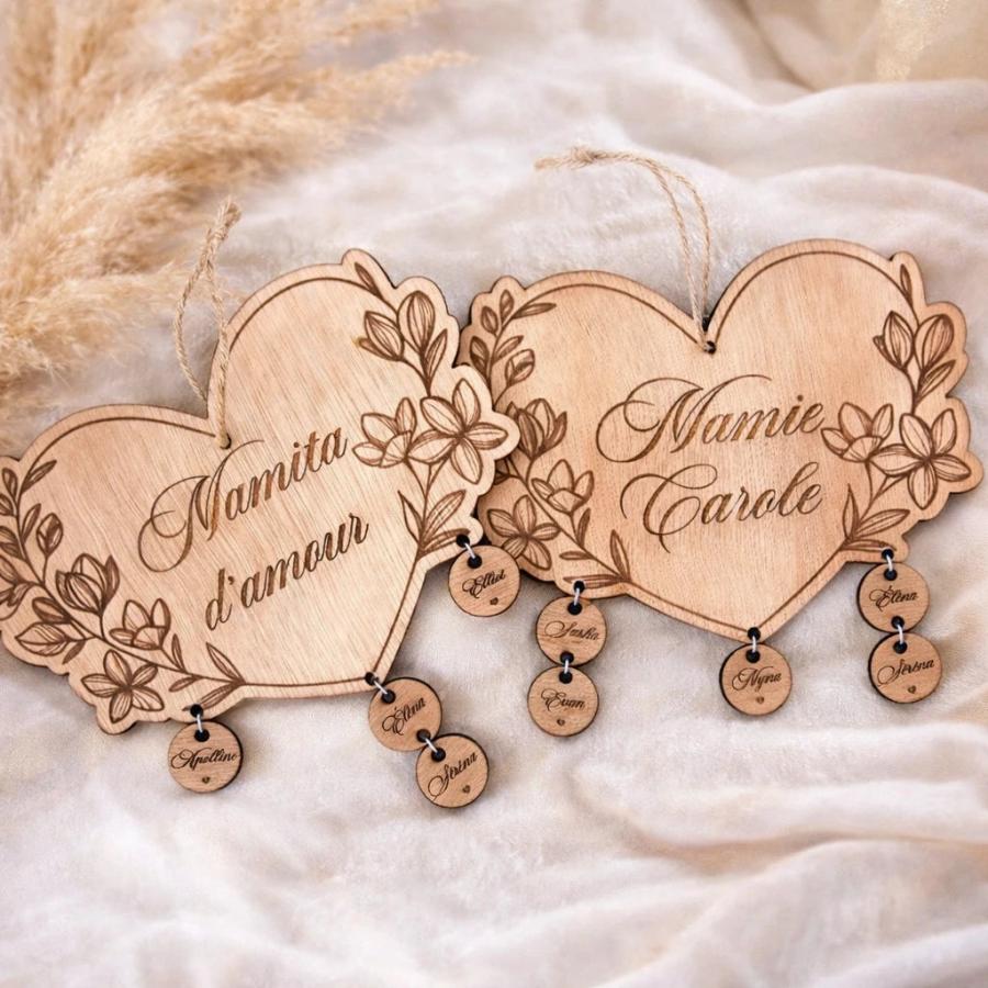 Cœur en bois personnalisé avec prénoms – Suspension famille
