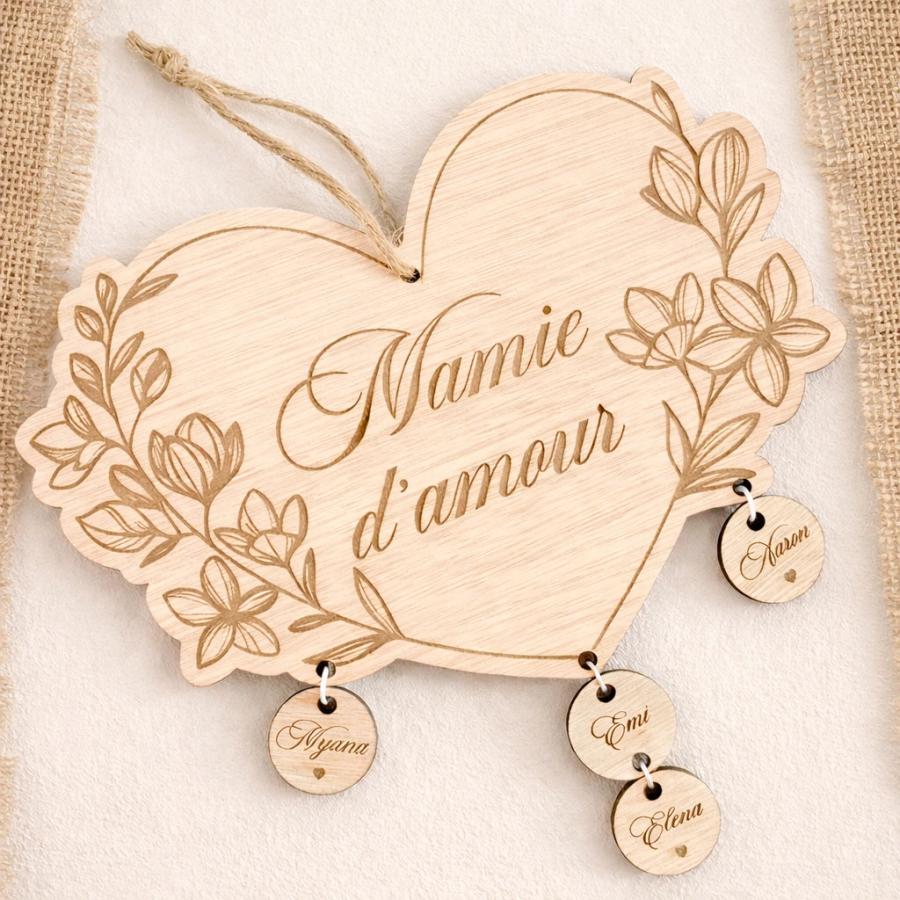 Cœur en bois personnalisé avec prénoms – Suspension famille