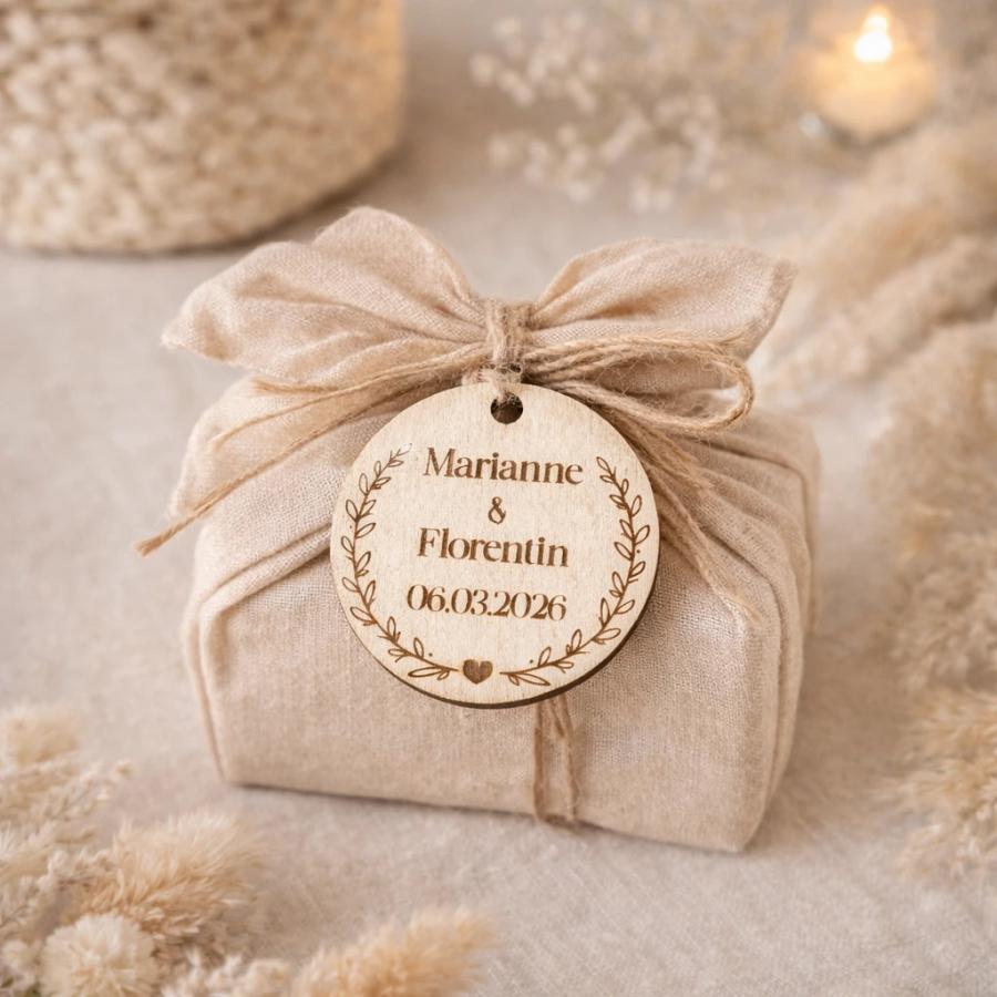 Étiquettes en bois cadeaux d’invités