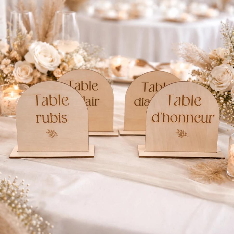 Numéro de table en bois arrondi