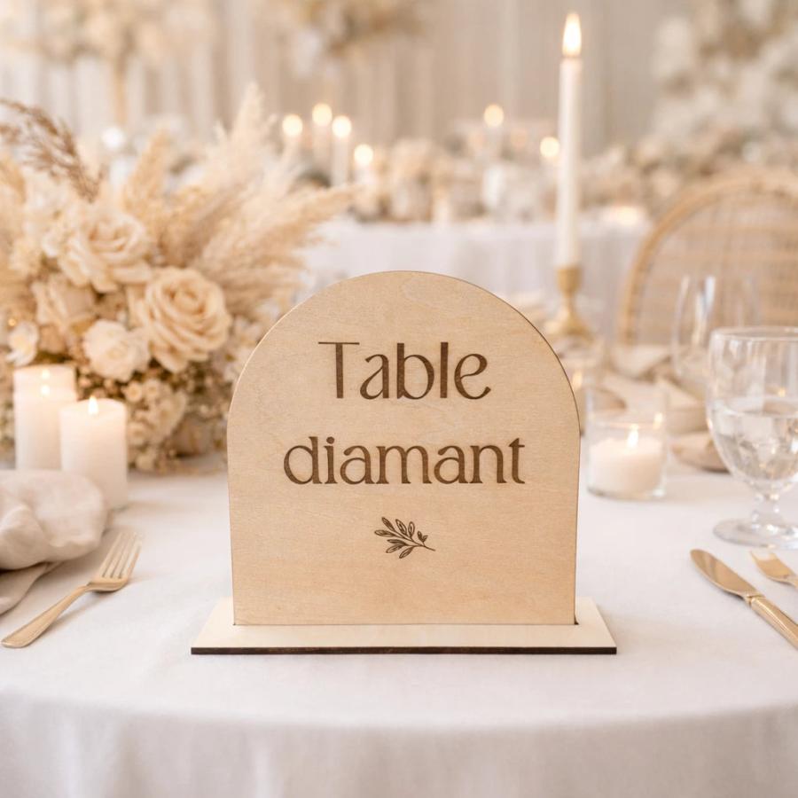 Numéro de table en bois arrondi